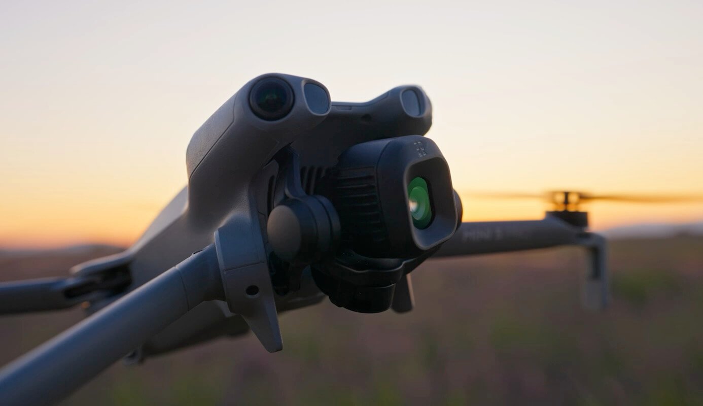 DJI Mini 5 Pro rotación de estabilizador de 225 grados