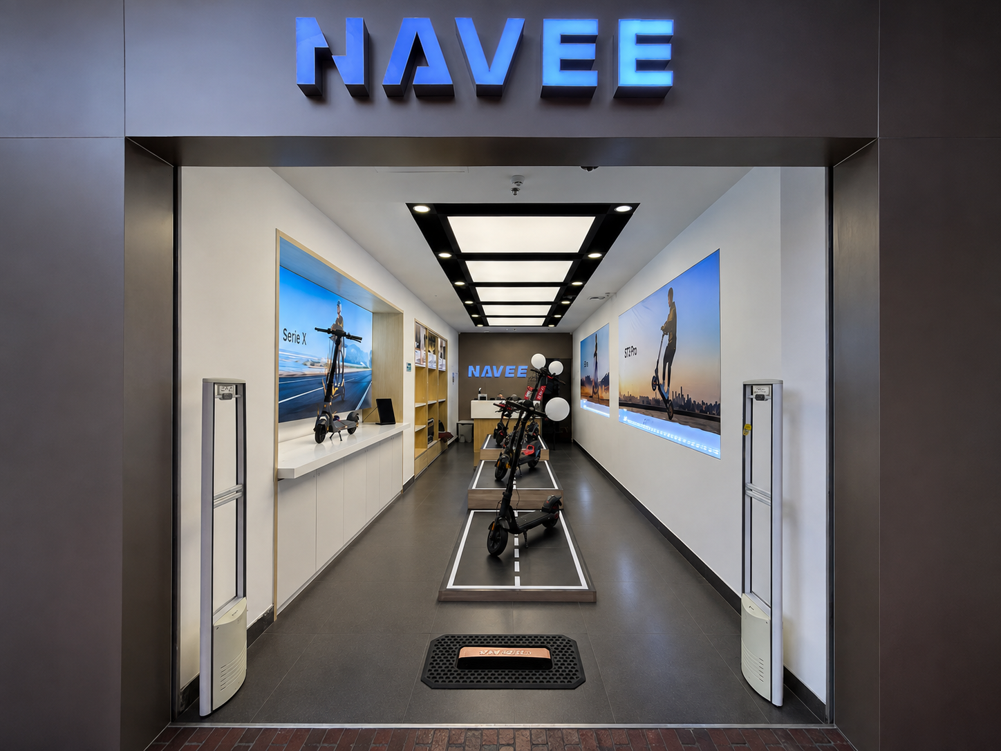 Entrada e interior de la tienda NAVEE en Plaza de las Américas, Bogotá