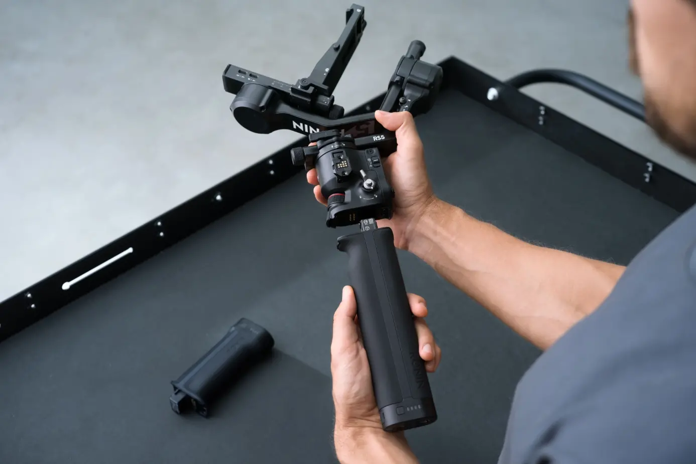Empuñadura tipo maletín DJI RS 5